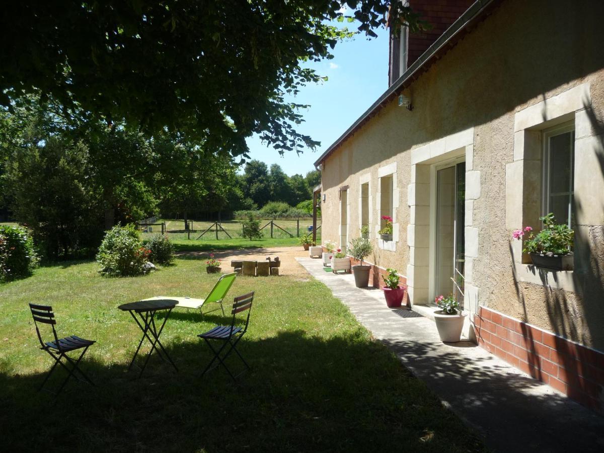 Chambre d'hôte en Vallée du Loir - Elevage des Rosiers Bazouges-sur-le-Loir Exterior foto